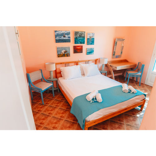 4 person apartment